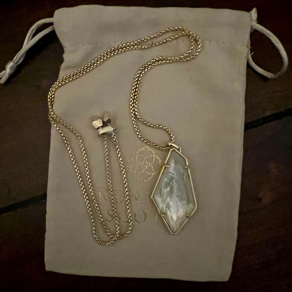 Kendra Scott long mother of pearl necklace